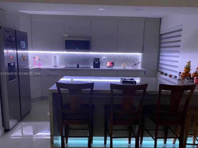 1560 W 46th St 228, Hialeah, FL 33012