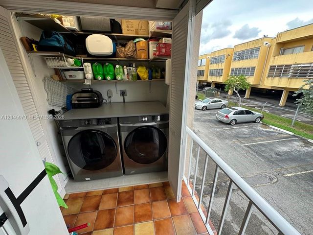 1560 W 46th St 228, Hialeah, FL 33012