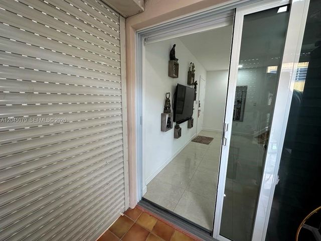 1560 W 46th St 228, Hialeah, FL 33012