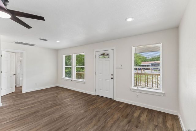 426 IKE ST, San Antonio, TX 78211