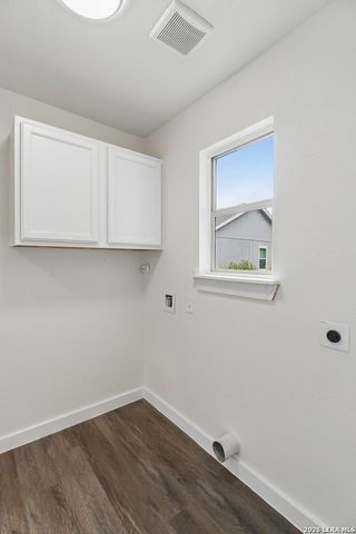 426 IKE ST, San Antonio, TX 78211