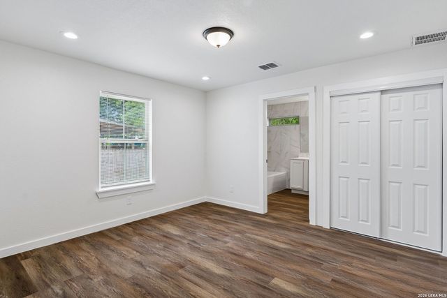 426 IKE ST, San Antonio, TX 78211