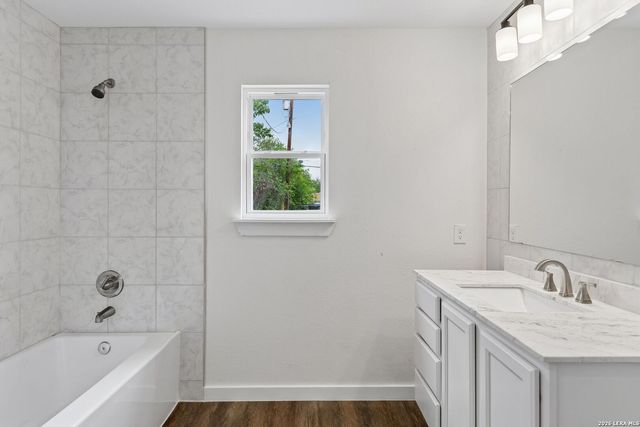 426 IKE ST, San Antonio, TX 78211