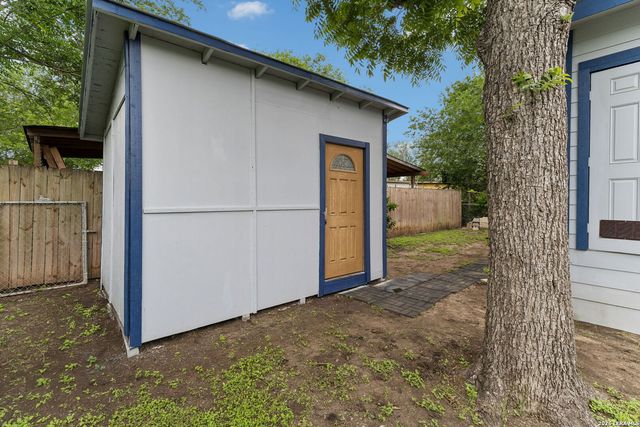 426 IKE ST, San Antonio, TX 78211