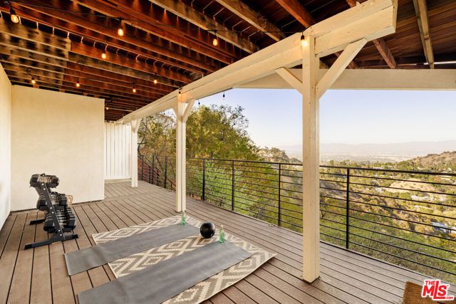 8620 Skyline Drive, Los Angeles, CA 90046