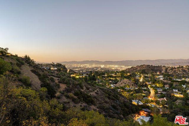 8620 Skyline Drive, Los Angeles, CA 90046