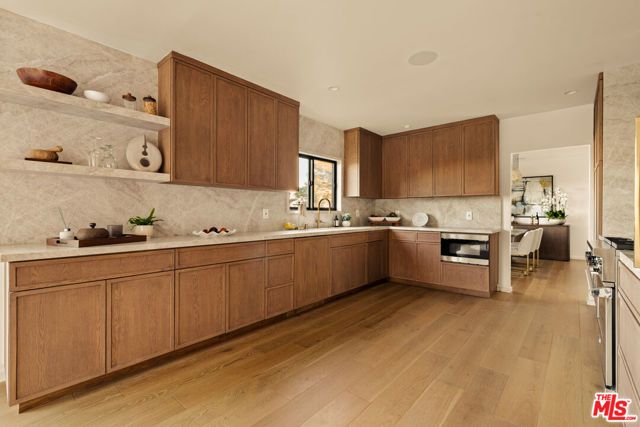 8620 Skyline Drive, Los Angeles, CA 90046