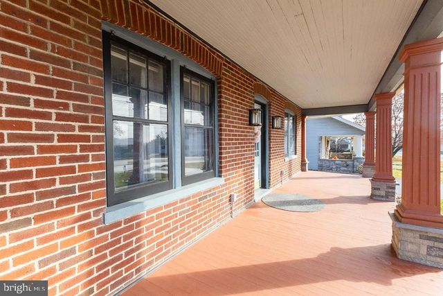1631 E BUCHANAN TRAIL EAST E, Greencastle, PA 17225