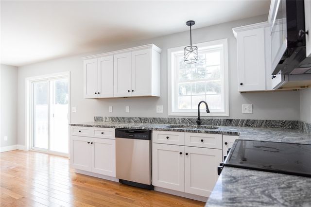 4 Pine Way Boulevard, Coventry, RI 02816