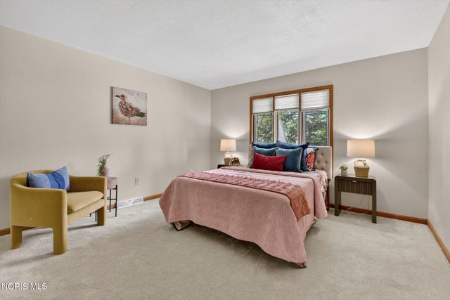 3134 Evergreen Road, Toledo, OH 43606