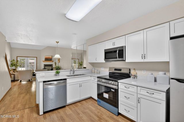 3134 Evergreen Road, Toledo, OH 43606