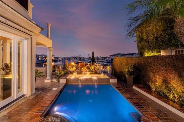 17022 Marinabay Drive, Huntington Beach, CA 92649