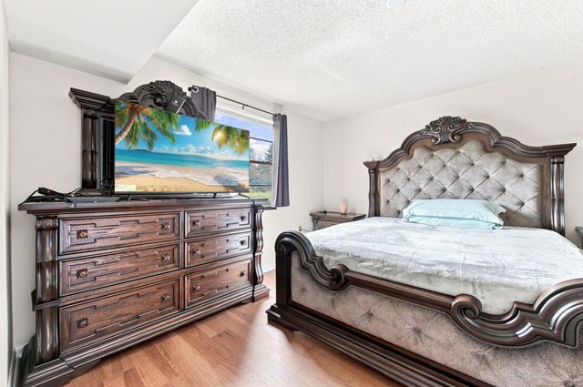 3515 VILLAGE Boulevard 206, West Palm Beach, FL 33409