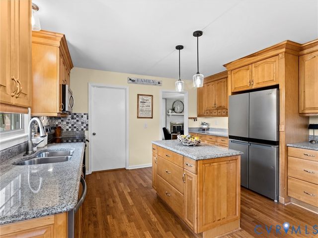7188 Loralea Dr, Mechanicsville, VA 23111