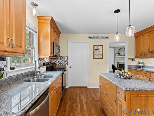 7188 Loralea Dr, Mechanicsville, VA 23111