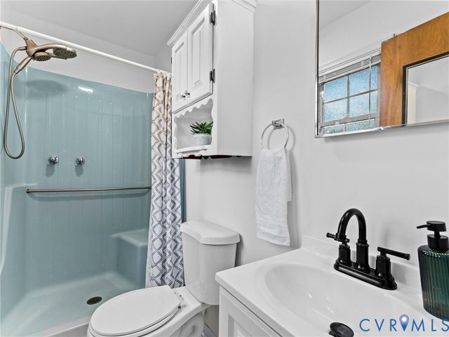 7188 Loralea Dr, Mechanicsville, VA 23111