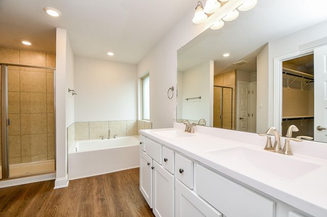 2700 Diamond Reef Lane, Texas City, TX 77568