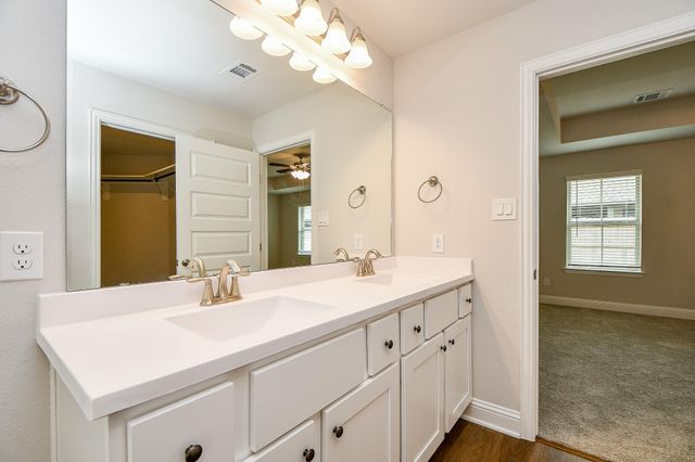 2700 Diamond Reef Lane, Texas City, TX 77568