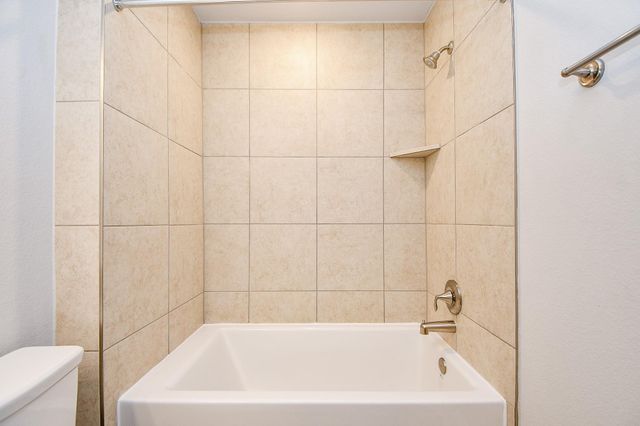 2700 Diamond Reef Lane, Texas City, TX 77568