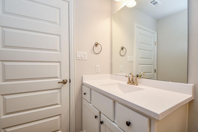 2700 Diamond Reef Lane, Texas City, TX 77568
