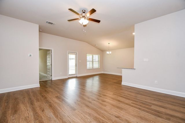 2700 Diamond Reef Lane, Texas City, TX 77568