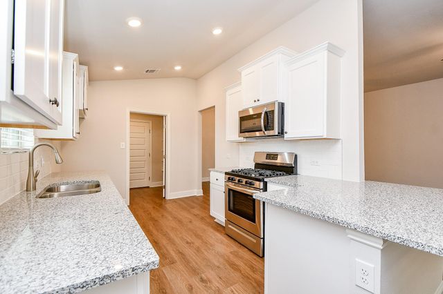 2700 Diamond Reef Lane, Texas City, TX 77568