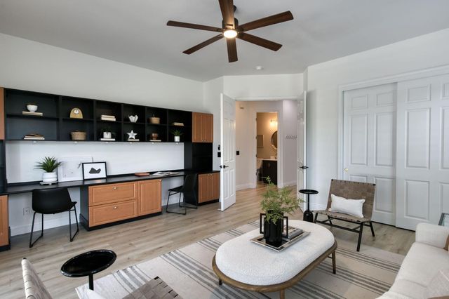 1558 N Oxford Avenue, Clovis, CA 93619