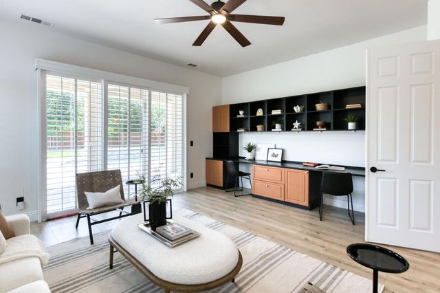 1558 N Oxford Avenue, Clovis, CA 93619