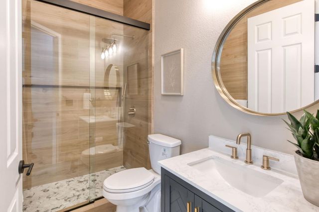 1558 N Oxford Avenue, Clovis, CA 93619