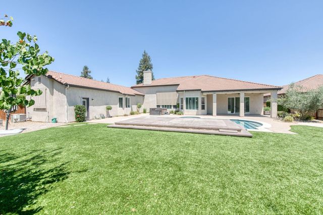 1558 N Oxford Avenue, Clovis, CA 93619