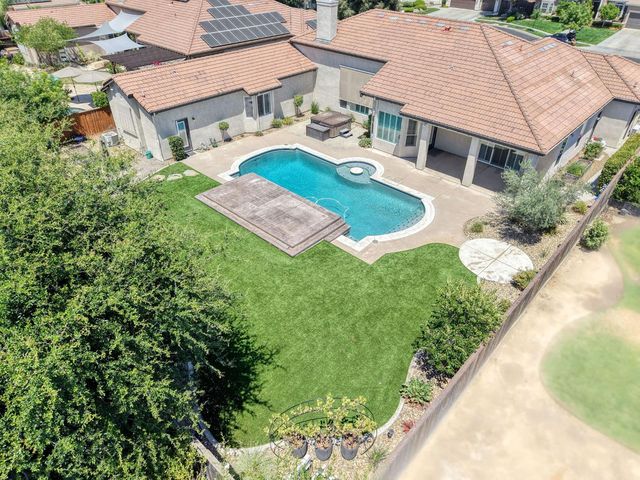 1558 N Oxford Avenue, Clovis, CA 93619