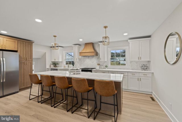 14 MONTCLAIR DR, Delran, NJ 08075