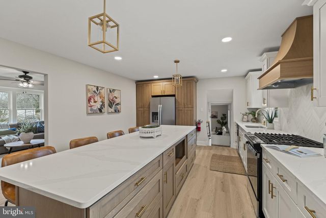 14 MONTCLAIR DR, Delran, NJ 08075