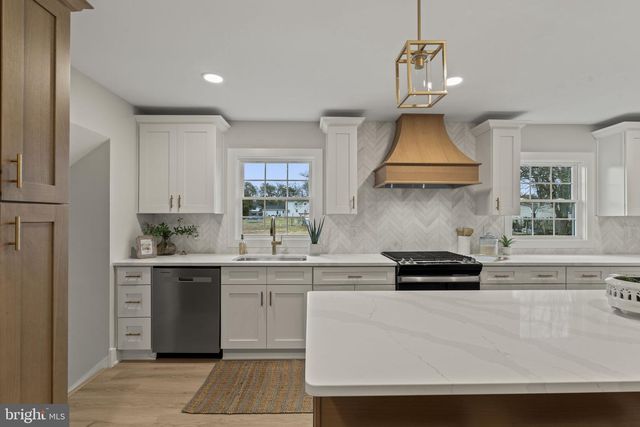 14 MONTCLAIR DR, Delran, NJ 08075