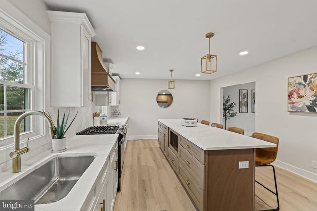 14 MONTCLAIR DR, Delran, NJ 08075