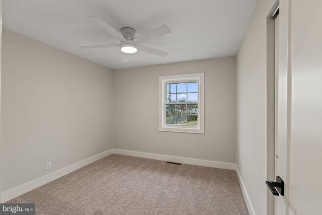 14 MONTCLAIR DR, Delran, NJ 08075