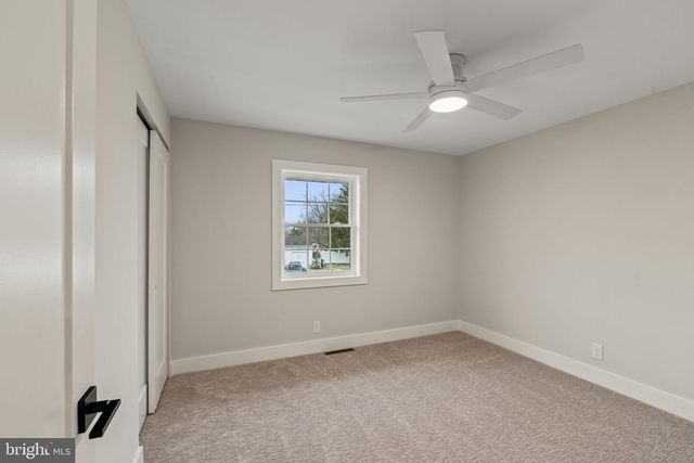 14 MONTCLAIR DR, Delran, NJ 08075