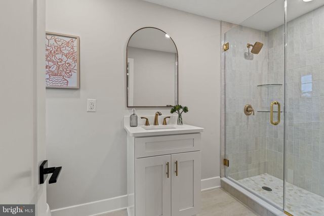 14 MONTCLAIR DR, Delran, NJ 08075