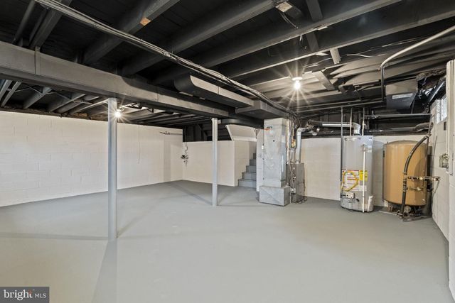 14 MONTCLAIR DR, Delran, NJ 08075