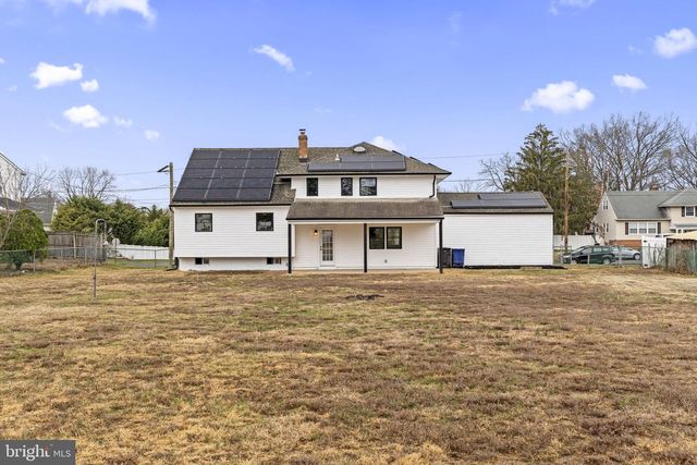 14 MONTCLAIR DR, Delran, NJ 08075