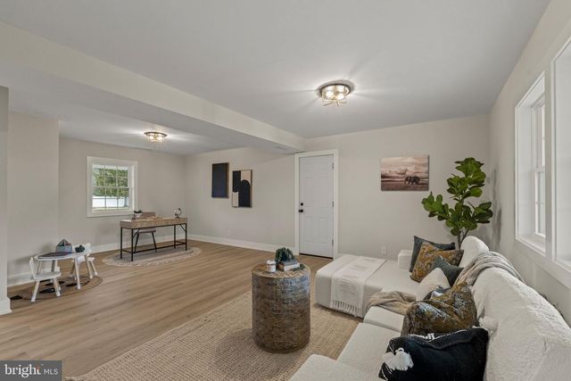 14 MONTCLAIR DR, Delran, NJ 08075