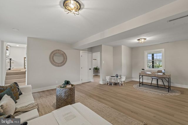 14 MONTCLAIR DR, Delran, NJ 08075