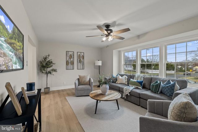 14 MONTCLAIR DR, Delran, NJ 08075