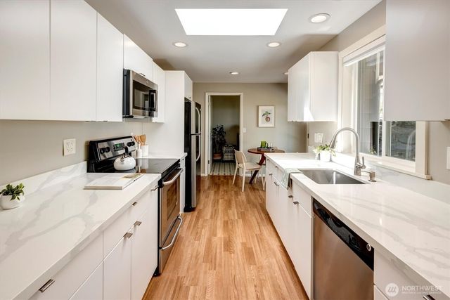 14004 SE 20th Street, Bellevue, WA 98007