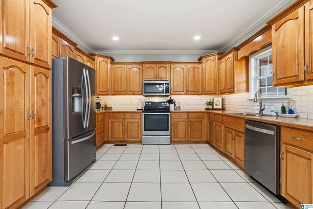 1617 POPLAR LANE, Gardendale, AL 35071