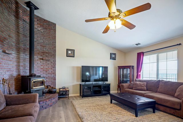 2 Katelyn Ct, Valley Springs, CA 95252