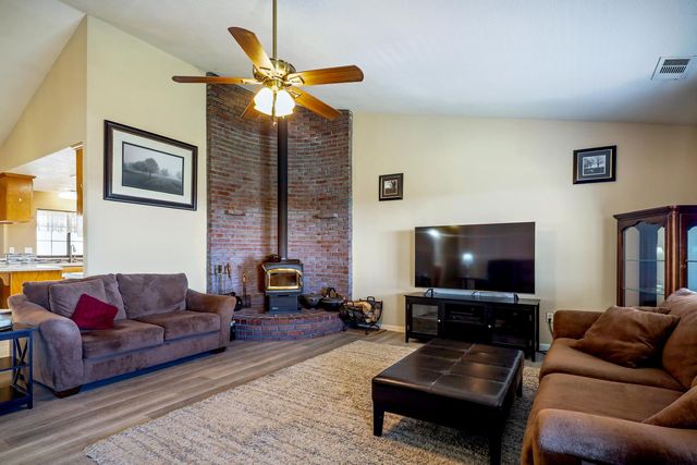 2 Katelyn Ct, Valley Springs, CA 95252