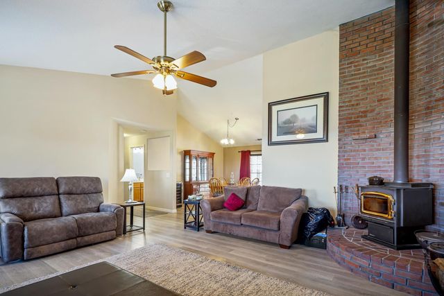 2 Katelyn Ct, Valley Springs, CA 95252