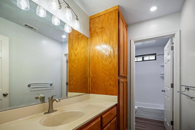 2 Katelyn Ct, Valley Springs, CA 95252