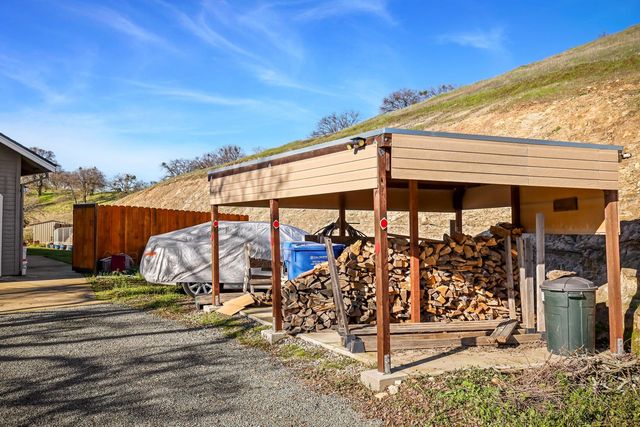 2 Katelyn Ct, Valley Springs, CA 95252